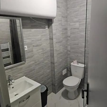 T2 Moderne, Calme Et Entierement Renove. Apartment Beziers Exterior photo