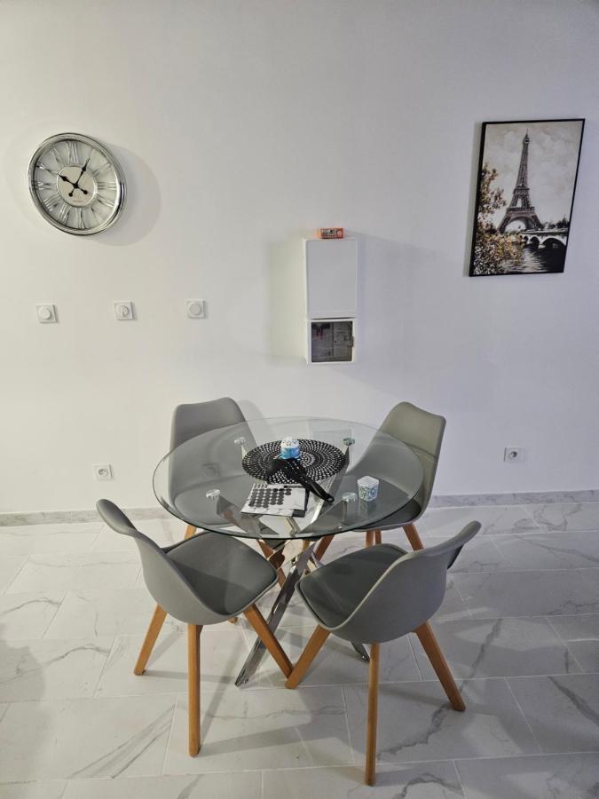 T2 Moderne, Calme Et Entierement Renove. Appartement