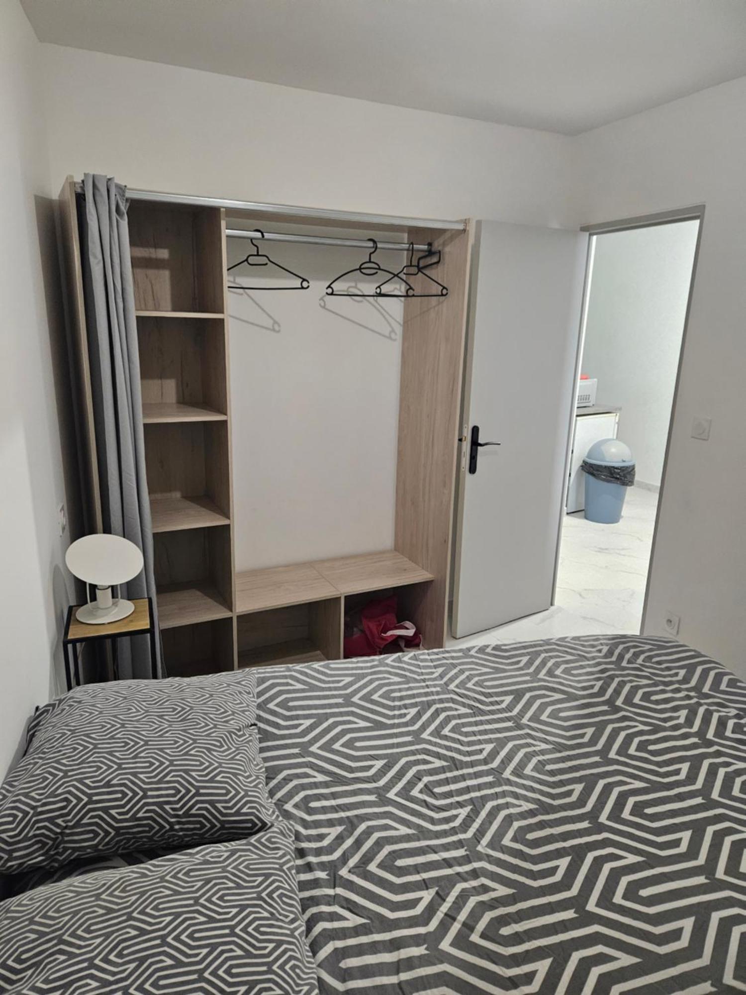 T2 Moderne, Calme Et Entierement Renove. Béziers